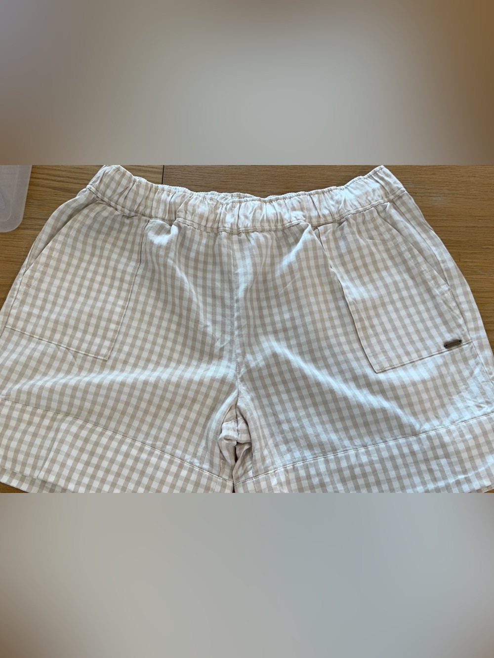 Light Beige Gingham Women’s Elastic-Waist Shorts